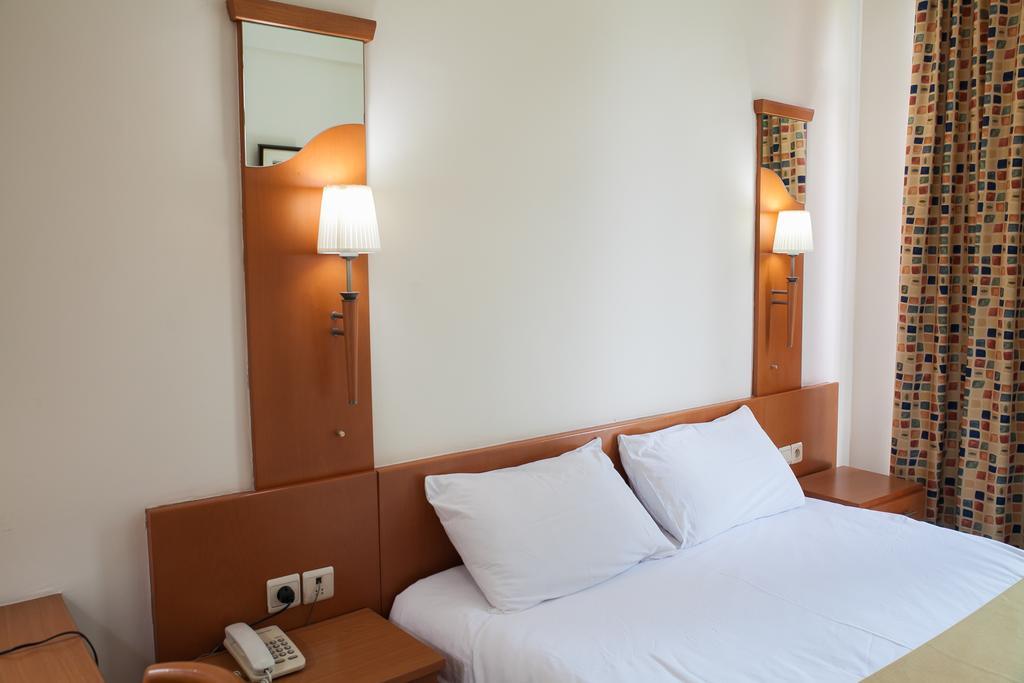 Gorillas City Centre Hotel Кигали Номер фото