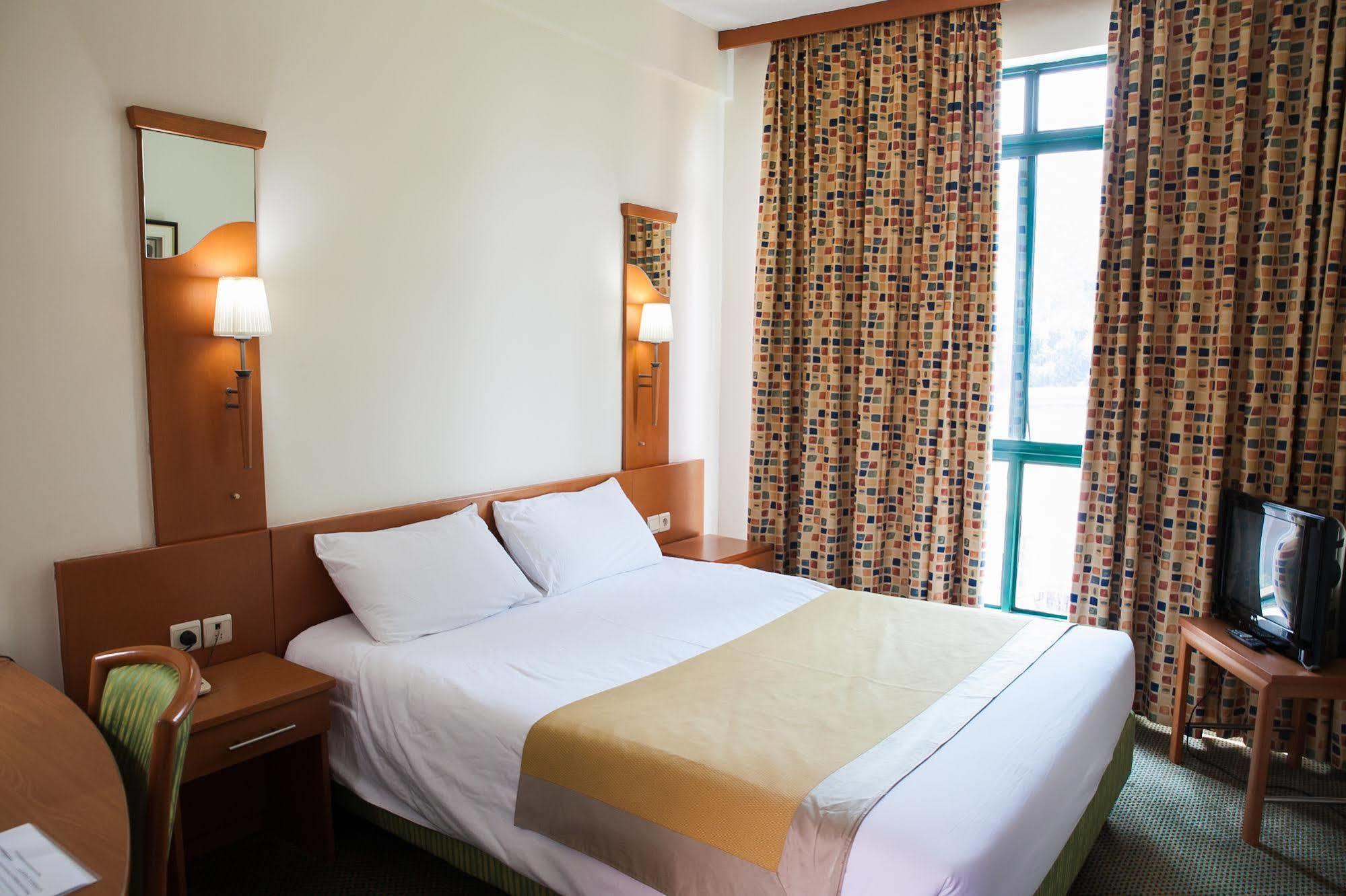 Gorillas City Centre Hotel Кигали Экстерьер фото