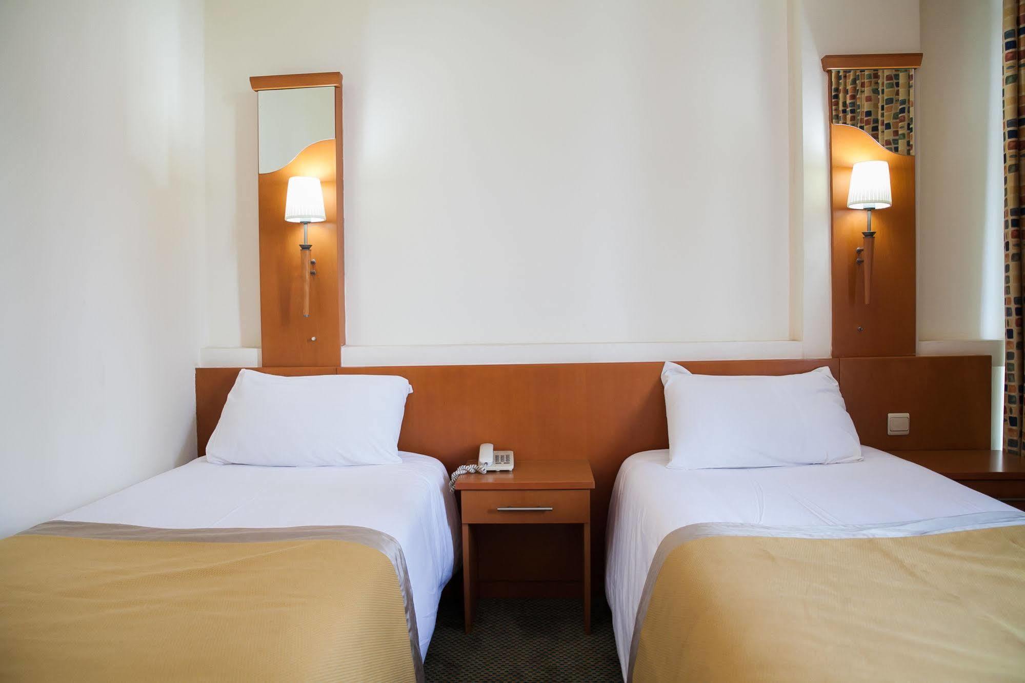Gorillas City Centre Hotel Кигали Экстерьер фото